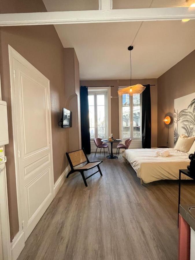 Suite Petra Λυών Εξωτερικό φωτογραφία