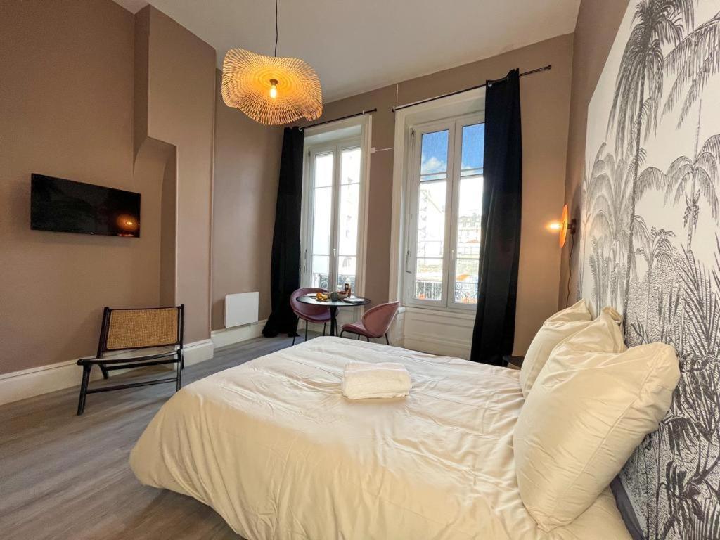 Suite Petra Λυών Εξωτερικό φωτογραφία